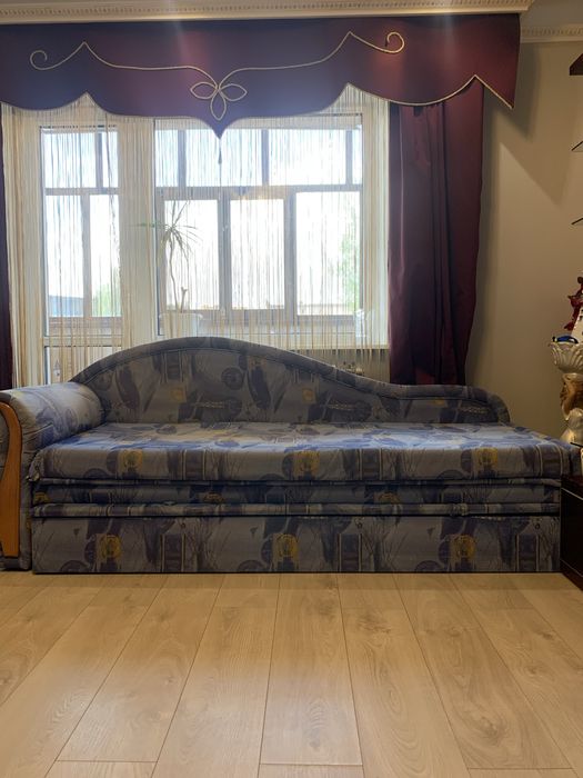 Диван-ліжко-тахта б/в