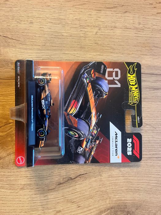 Hot Wheels Premium McLaren Formula 1 Team 81 #81 Oscar Piastri