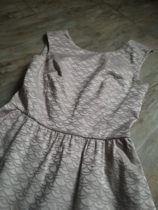 Sukienka wzorzysta szara z połyskiem H&M