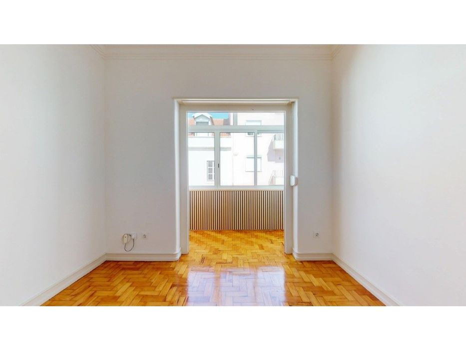 Apartamento T2 remodelado | Ajuda