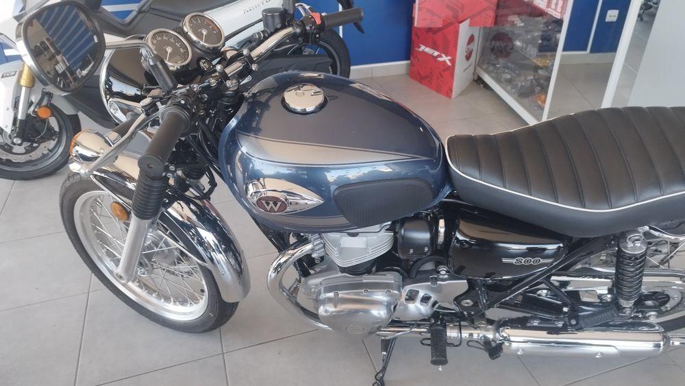 W 800 Kawasaki c/Nova 2025