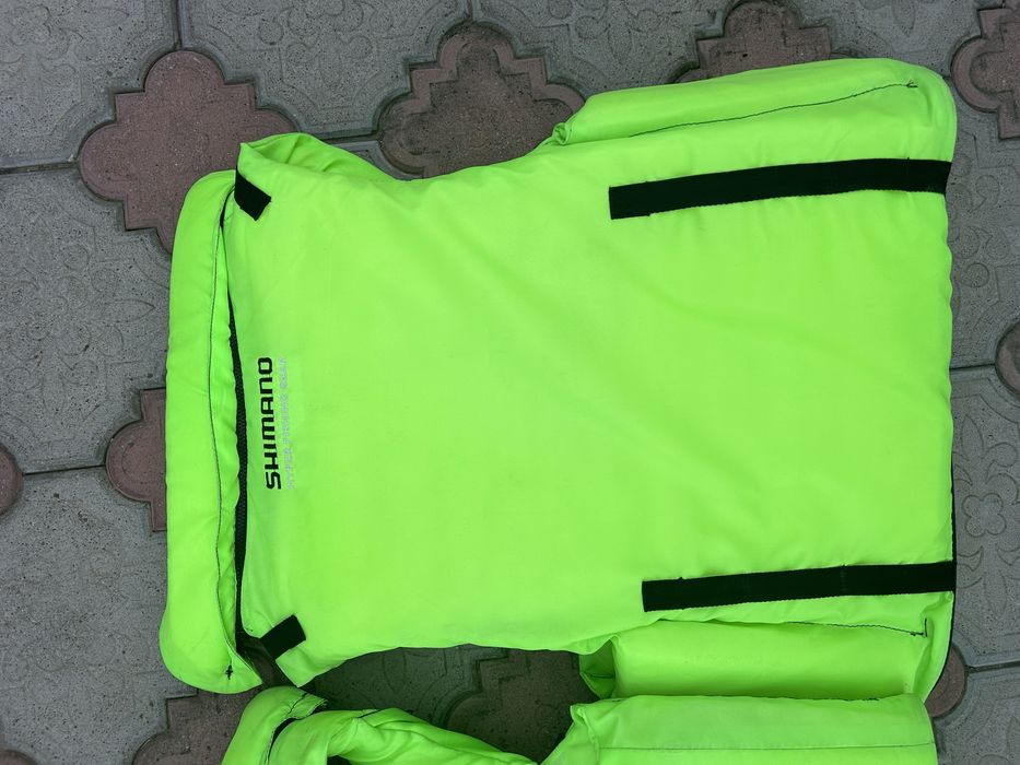 Жилет рятувальний.