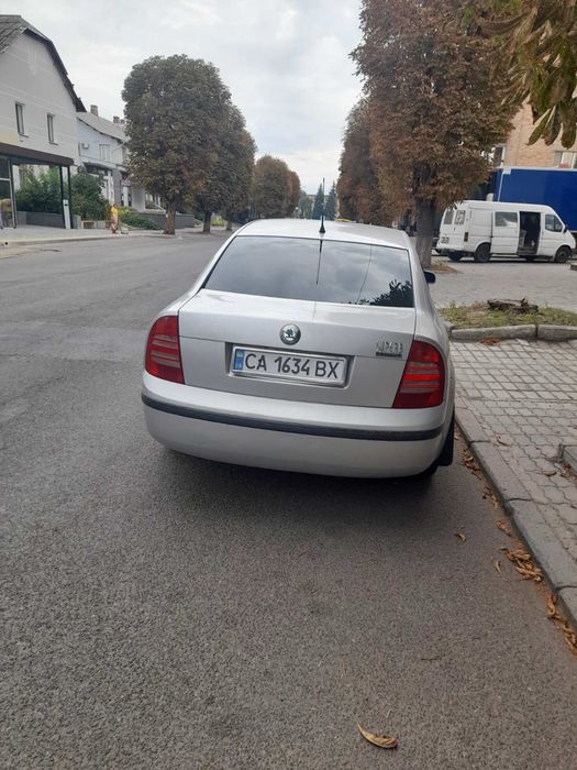 Автомобіль SKODA/Superb