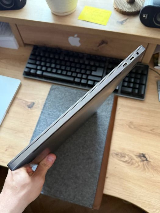 MacBook Pro 16" (2019)