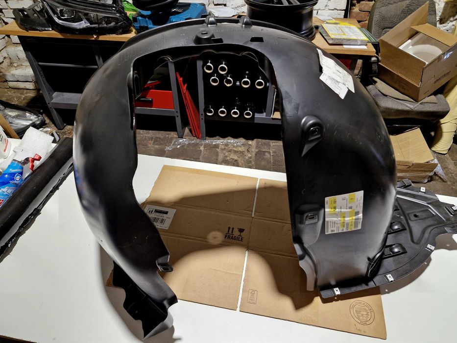 Nadkole Skoda Octavia lewy przod  IV 5E3.809.957