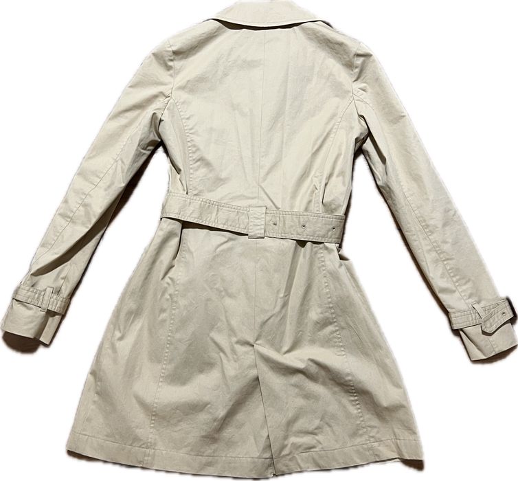 Новий плащ Lacoste