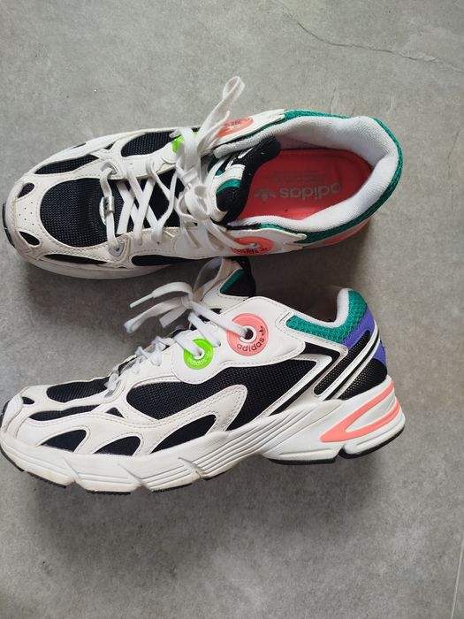 Sprzedam buty adidasy  39