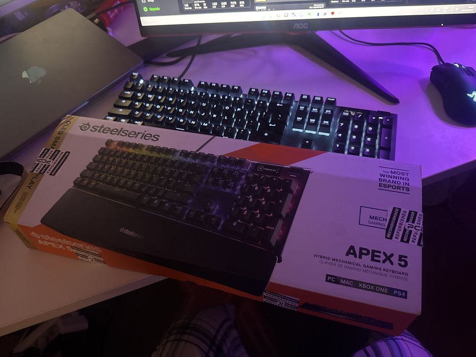 SteelSeries Apex 5 [SEMI-NOVO]