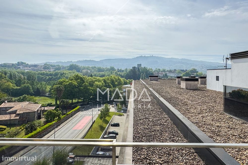 Apart. de luxo T3 (último piso) c/vistas p/Castelo de Guimarães