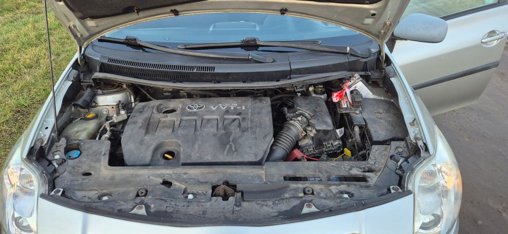 Toyota Auris 1.6 124km automat LPG