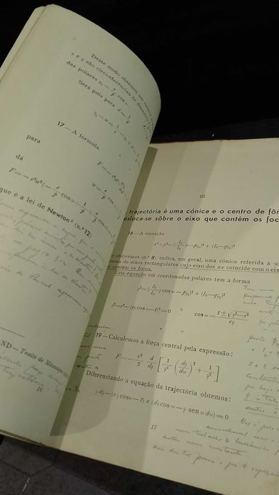 Forças Centrais e Gravitação "Dissertação" 1942