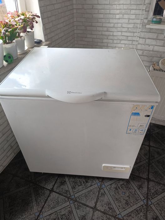 Sprzedam Zamrażarke  200 l