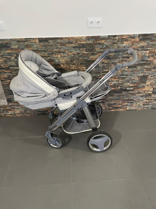 Carrinho de bebê bebecar