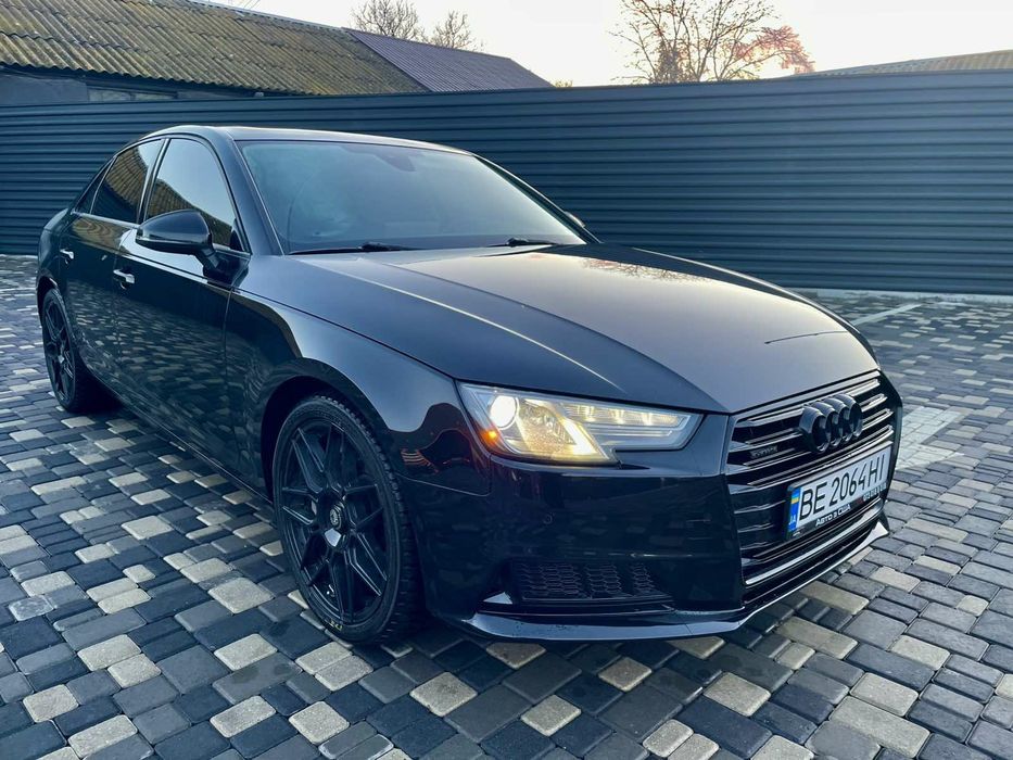 Продам Audi A4 B9 quattro повний привід 2016 рік 2.0 бензин
