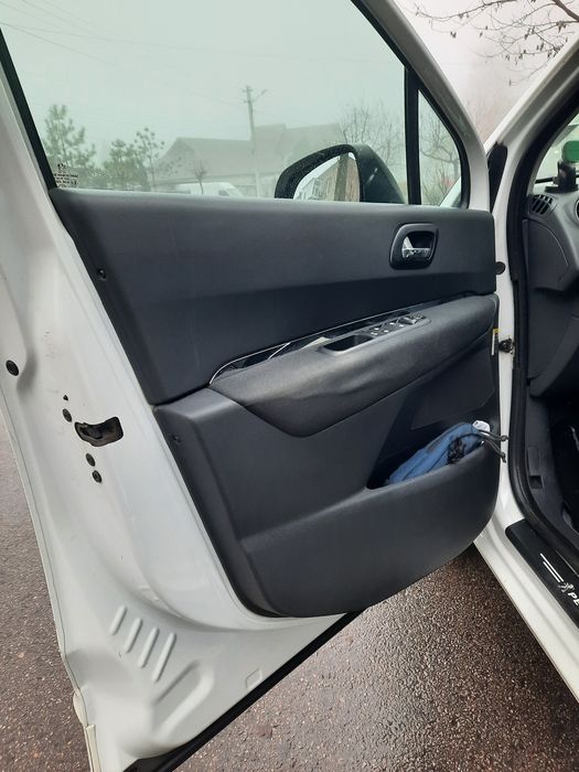 Продам  Peugeot 5008