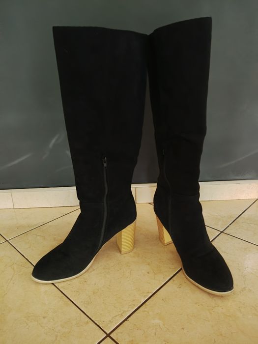 Kozaki zamszowe na obcasie