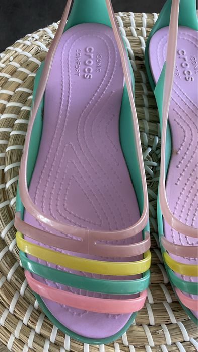 Crocs sandały Isabella Huarache Flat Iris & Green W6 36/37
