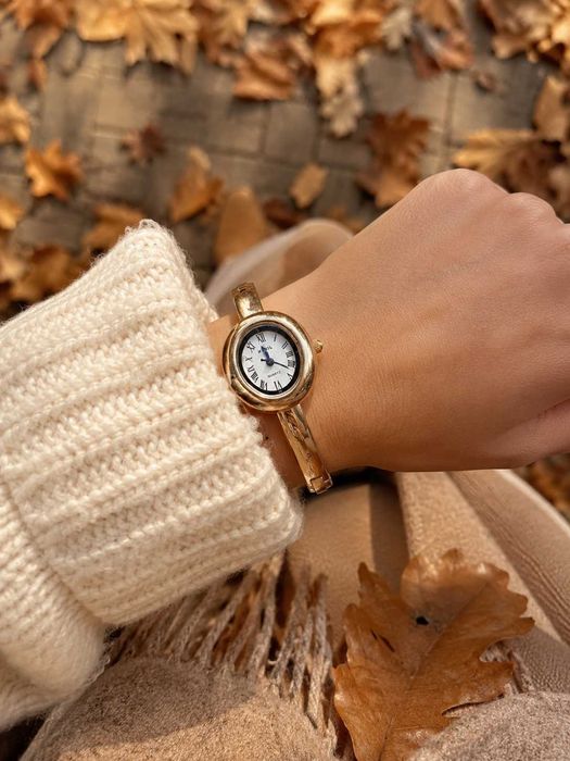 Damski Złoty Zegarek Bransoletka Quartz Elegancki Retro Vintage Klasyczny Mała Tarcza Cienka Bransoleta Biżuteryjny Styl Cartier Chunky Gold Jewlery