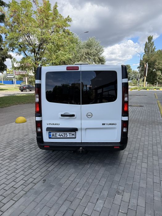 Продам Opel Vivaro 2015