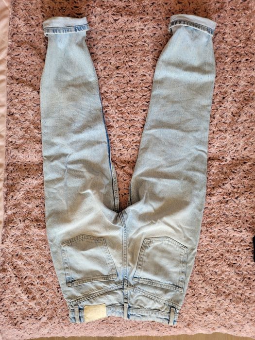 Jeansy mom fit Bershka