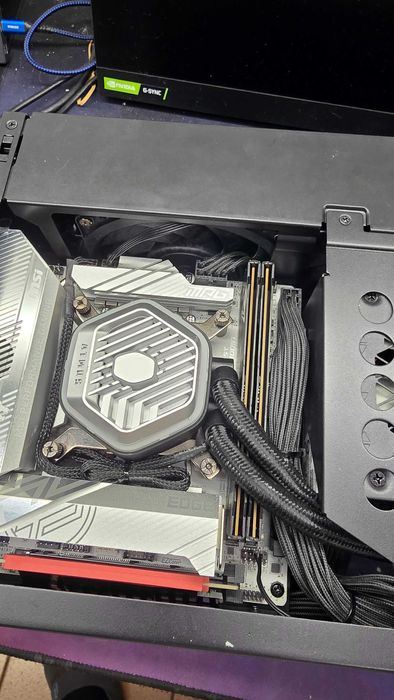 Gaming PC RTX 5080 | Ultra 7 270K | 48GB DDR5 8200 | ITX Premium