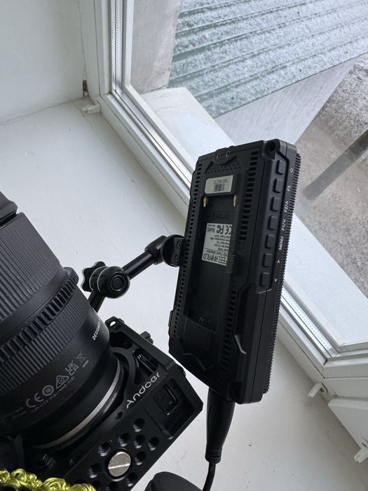 Feelword FW 568 накамерный монитор