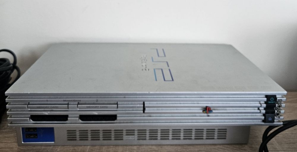 Konsola PlayStation 2 FAT Silver +Pady Gry