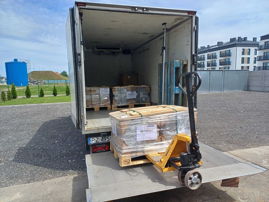Usługi transportowe bus z windą Poznań Przewóz palet maszyn rzeczy