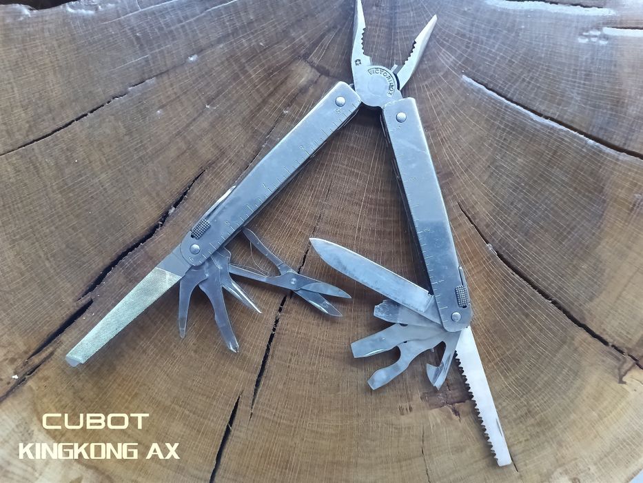 Victorinox multitool