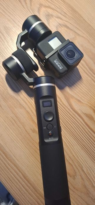 Kamerka GoPro 7 + statyw + nóżka do statywu + ładowarka + pokrowiec
