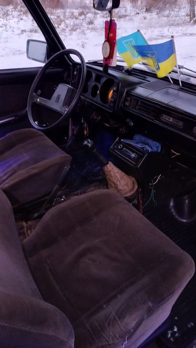 ВАЗ 2104. Деталі по телефону.