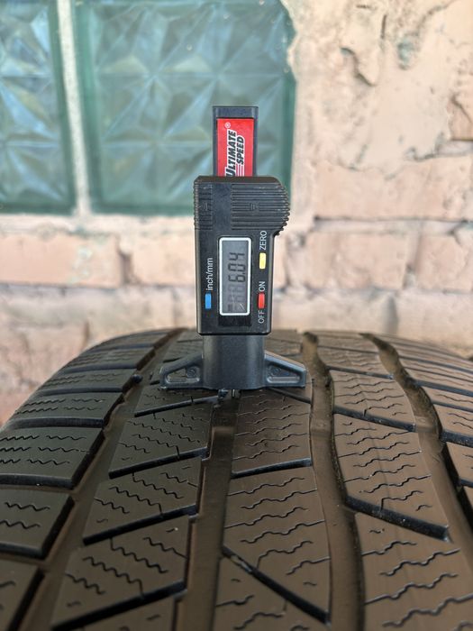 Пара зимових шин 255/55R19 Continental