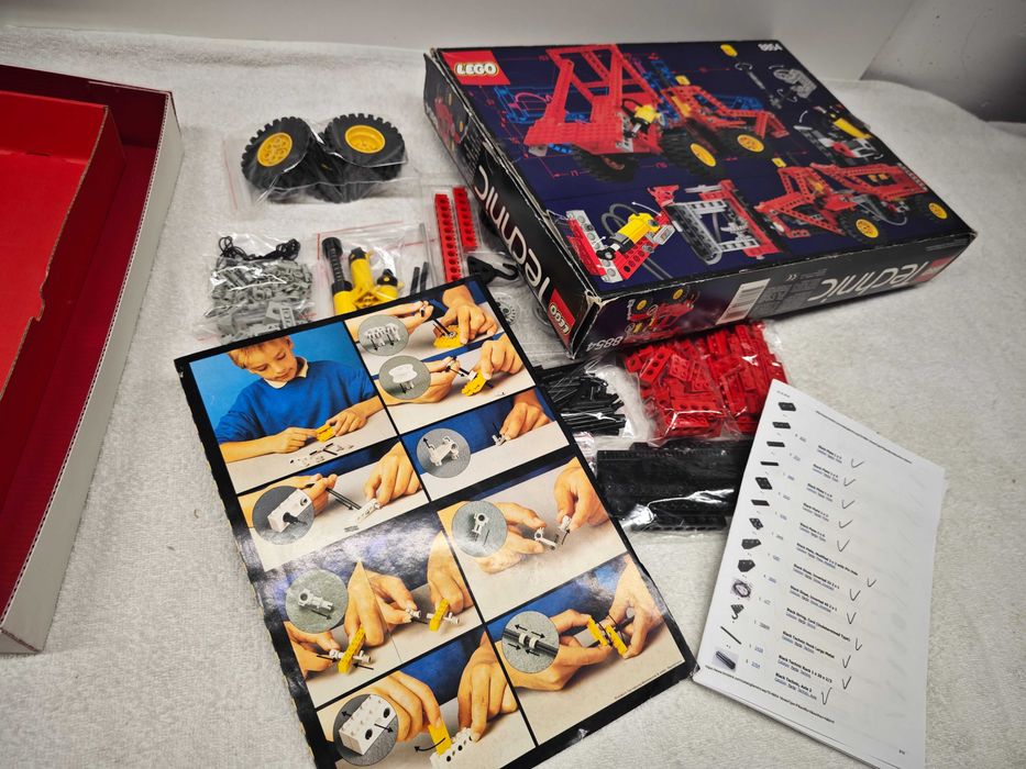 Lego Technic 8854 "Power Crane"; 1989; [75]