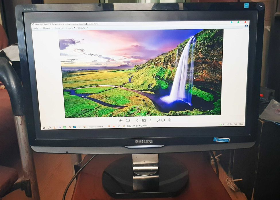Монітор 23" Philips Brilliance 230C1HSB