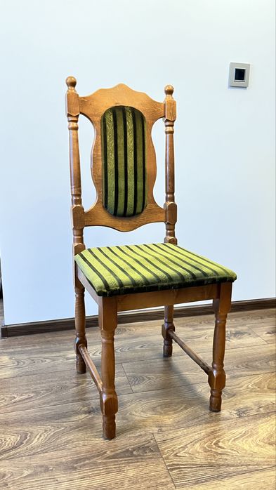 Krzesło drewniane tapicerowane