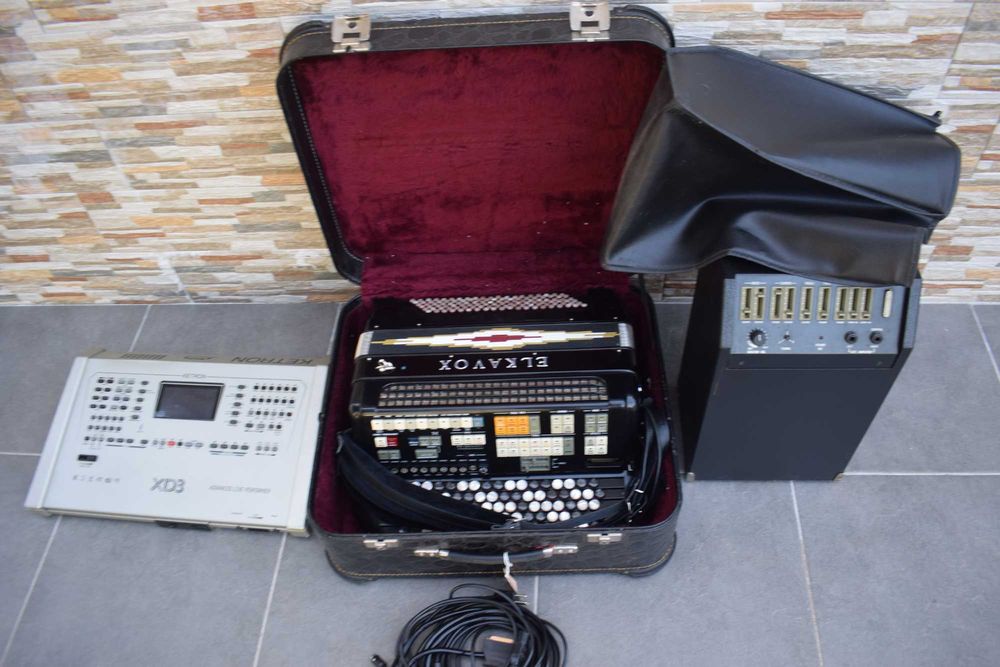 Vendo Elkavox F 3 4 Voz Com Sistema Midi. Fonte Mesa Pedal Tripe N 149