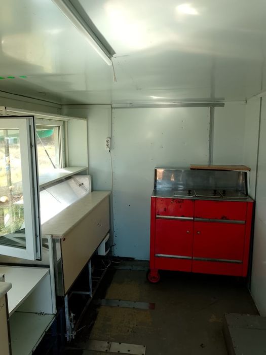 Причеп торговий двох осний 4×2.3м