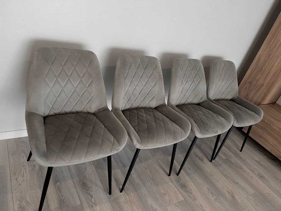 Conjunto de 4 cadeiras cinzentas