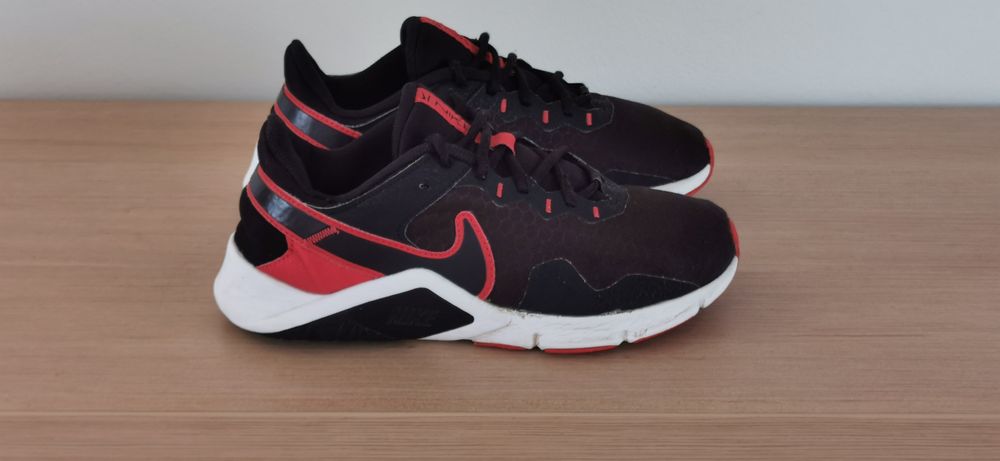 Buty Nike Legend Essential 2 Rozmiar 42 Wkładka 26,5 cm


 Rozmiar 42 Wkładka 26,5 cm