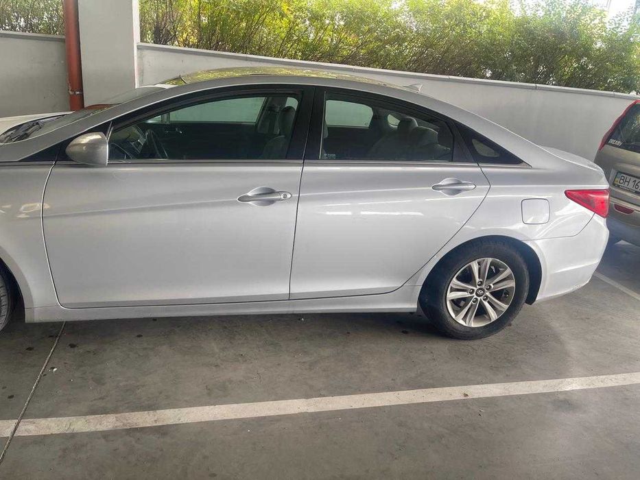Продам терміново Hyundai Sonata 2013