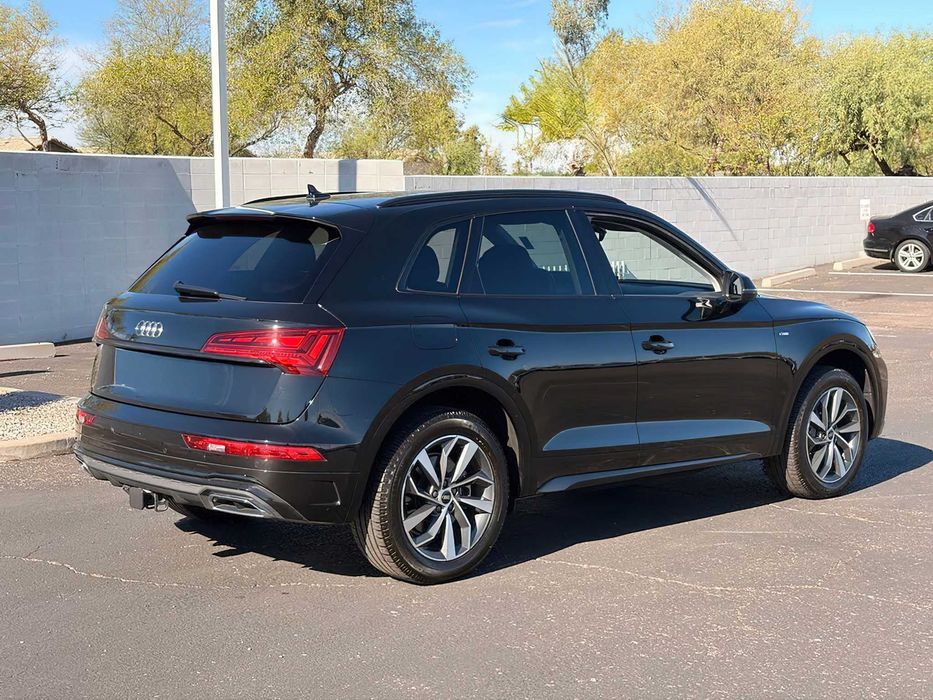 Audi Q5      2021