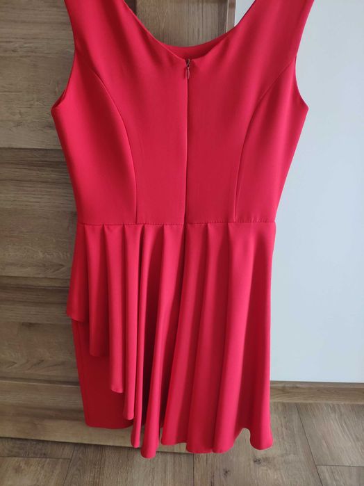 Czerwona sukienka rozmiar S