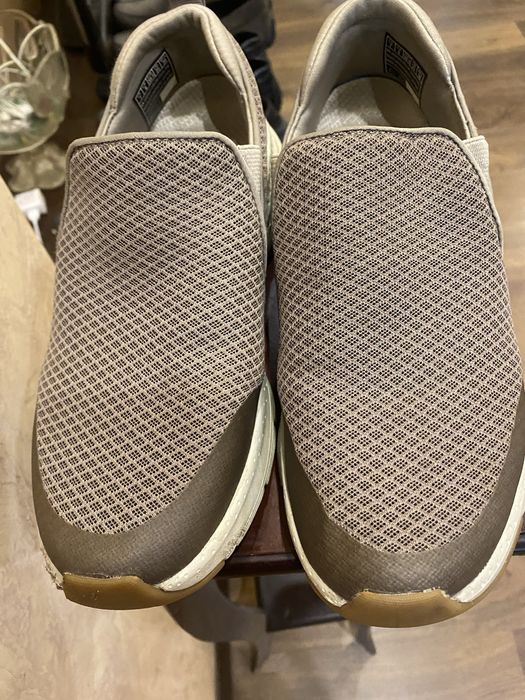 Продам кроссовки Skechers  Размер 39.5