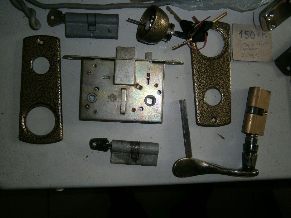 замок врезной дверной