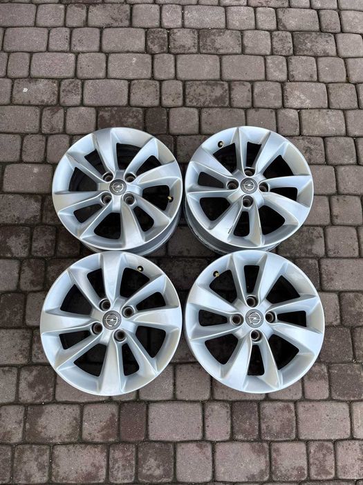 Oryginalne alufelgi Opel 4x100 15 cali Czujniki Corsa Adam Karl
