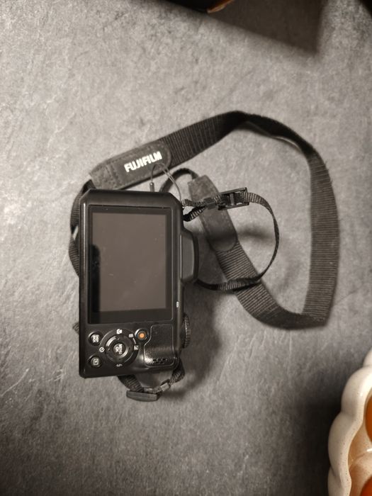 FujiFilm Finepix S8600
