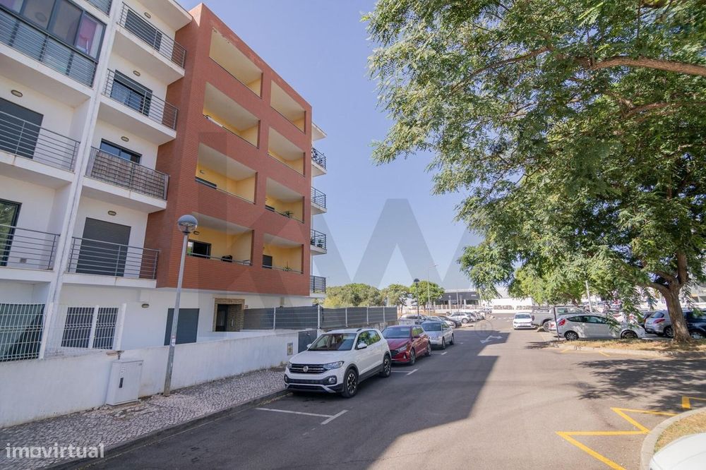 Um fantástico apartamento t2 de rés do chão, com terraço e logradouro