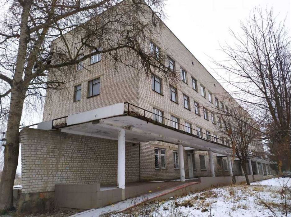Будівля 3883,9 м2, 0,4 га, Коростень, вул Сергія Кемського 69