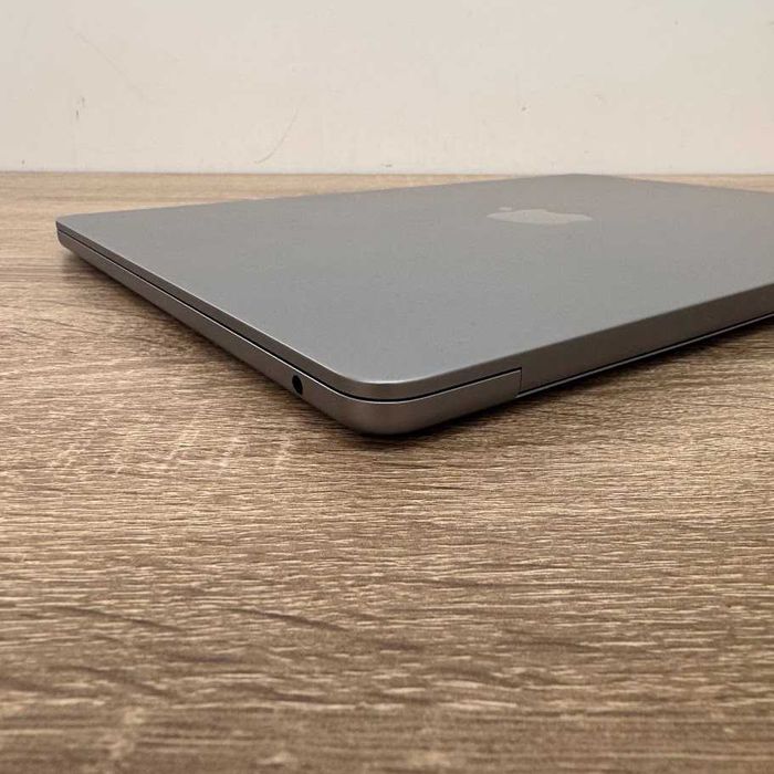 Macbook Air 13" 2022 M2 / 16Gb / SSD 512Gb акб:90% (код: M1124)