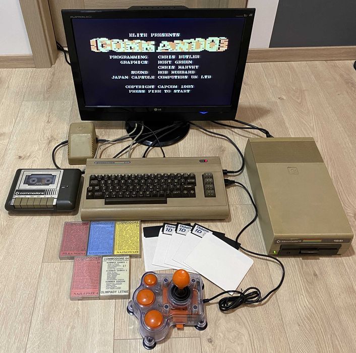 Commodore C64 - w pełni sprawny zestaw retro